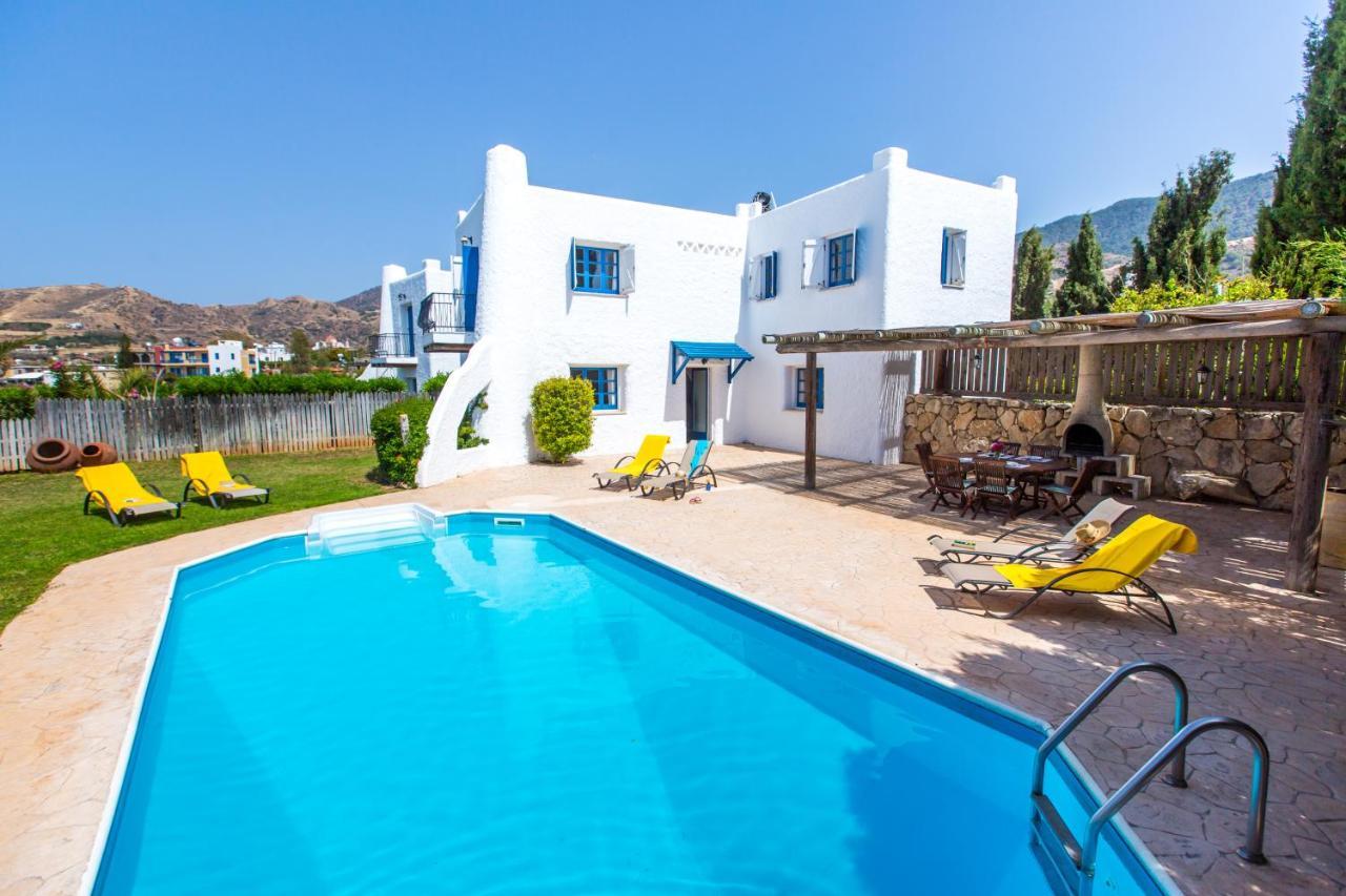 Villa Clarissa & Carmel View 파포스 외부 사진