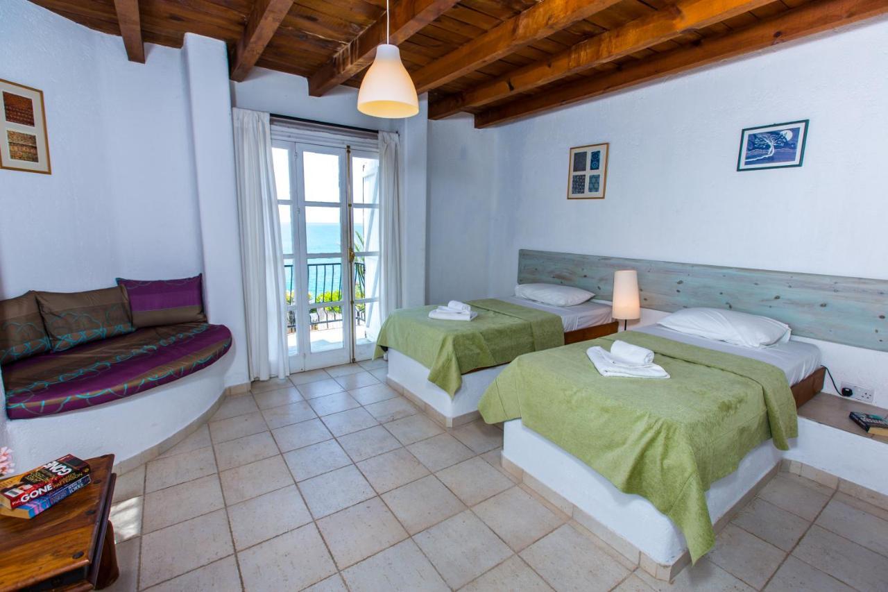 Villa Clarissa & Carmel View 파포스 외부 사진