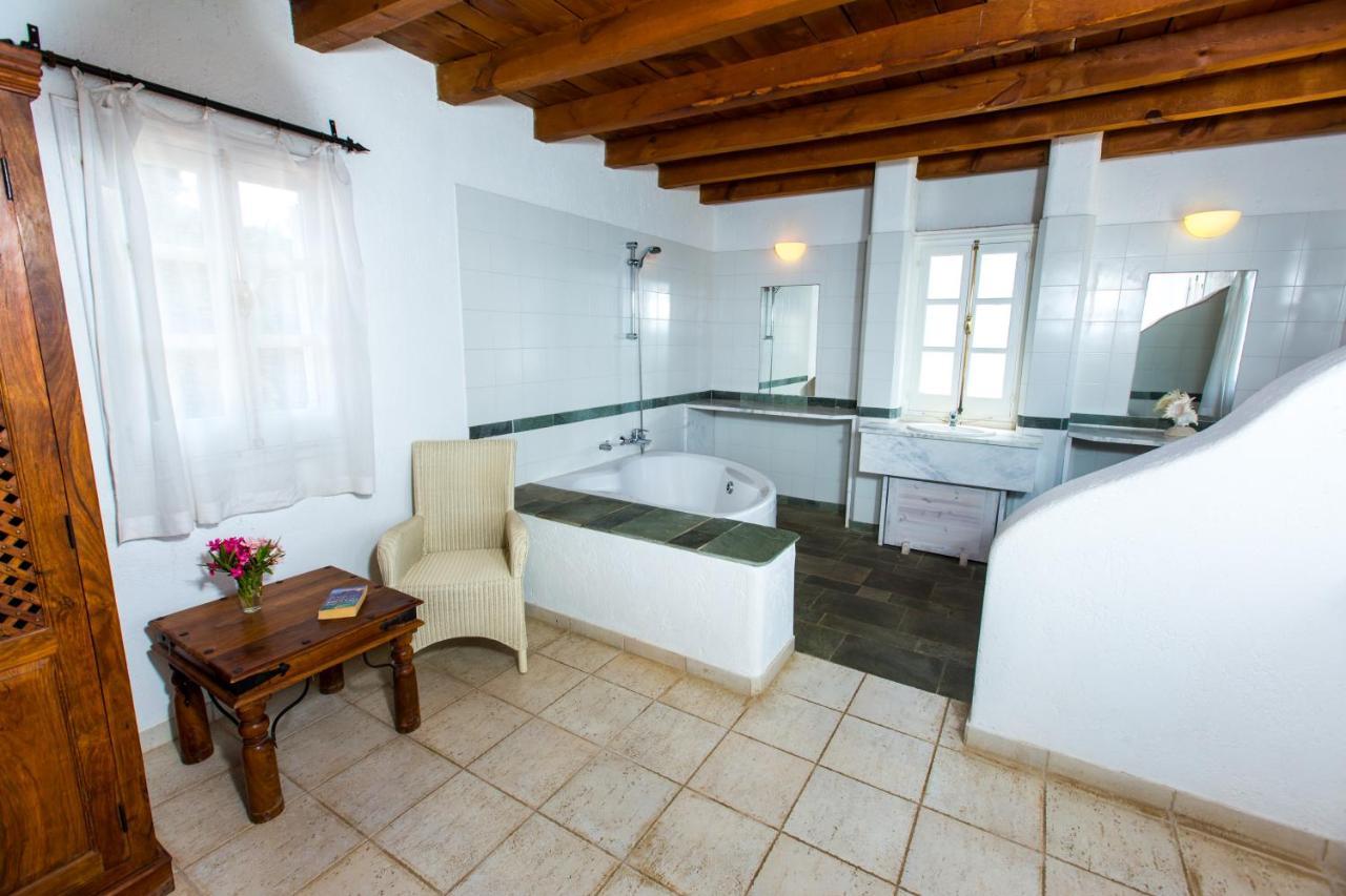 Villa Clarissa & Carmel View 파포스 외부 사진